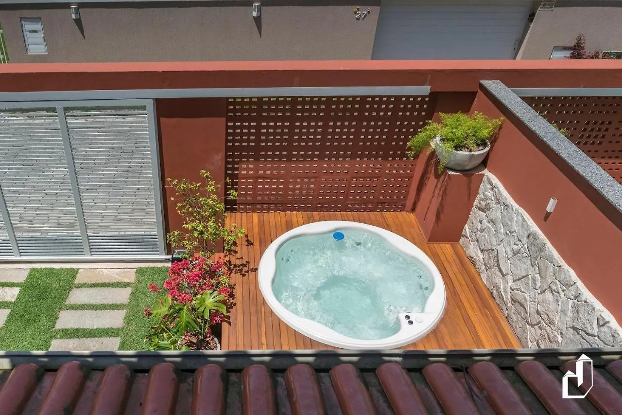 Holiday home Casa Com 02 Dormitorios E Jacuzzi Aquecida Bombinhas